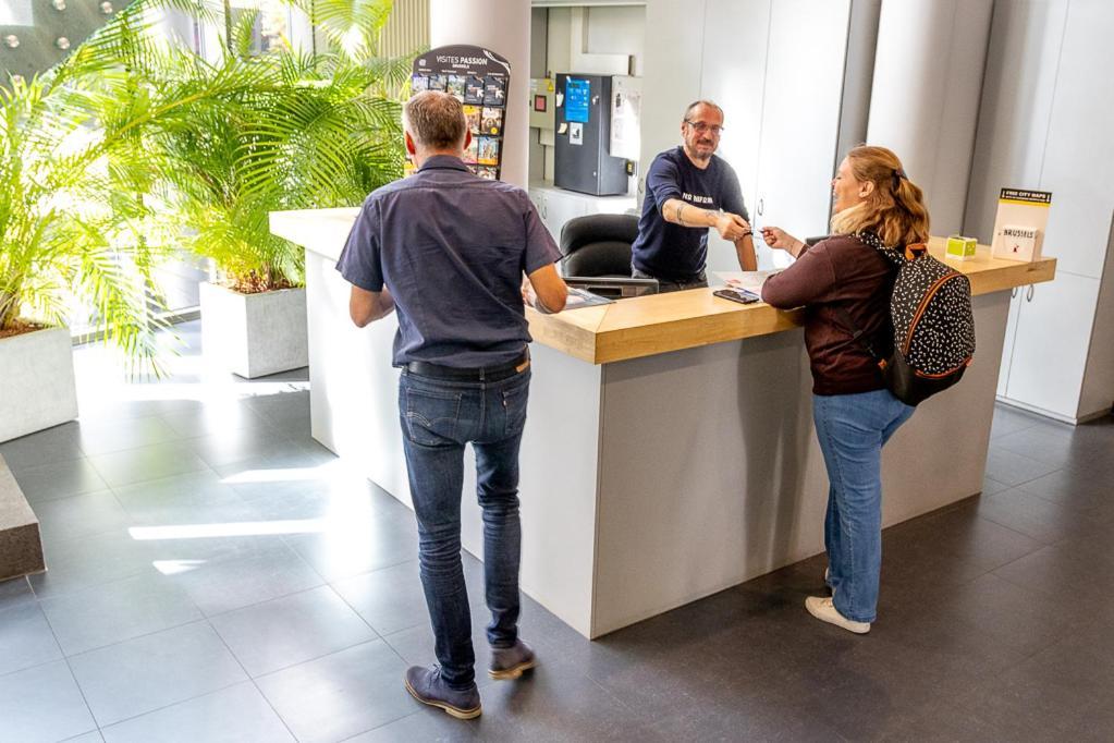 Youth Hostel Van Gogh Saint-Josse-ten-Noode Экстерьер фото